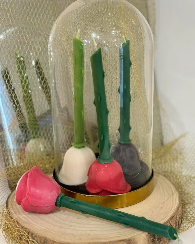 Delicada e envolvente, nossa vela rosa invertida transforma qualquer espaço em pura poesia🌹