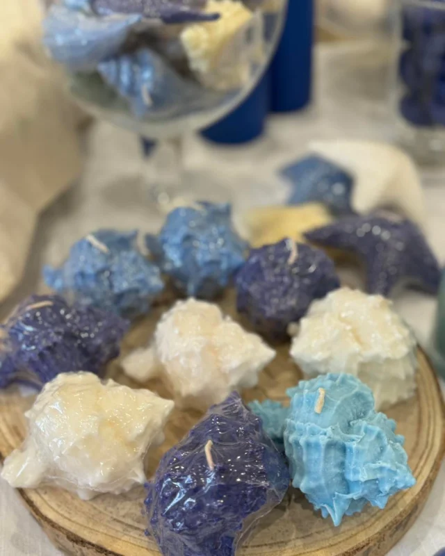 Conchas, búzios e estrelas que não vieram da areia, mas sim para iluminar o teu cantinho 🐚

Disponível em nossa loja física nas Caldas da Rainha 📍
